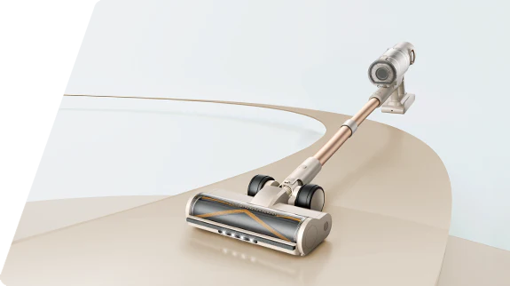 Aspiradora sin cable Honiture P7 Pro color champán, destacada sobre una base de exhibición dorada.