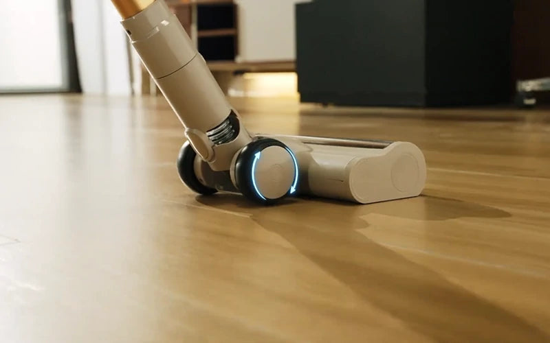 Ruedas silenciosas de la aspiradora Honiture P7 Pro para un desplazamiento fácil y limpieza tranquila.